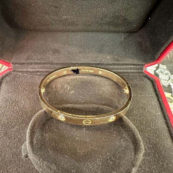 Cartier Love bracelet in 18k Rose Gold with 4 Diamonds in size 16 - Picture 2 of 4